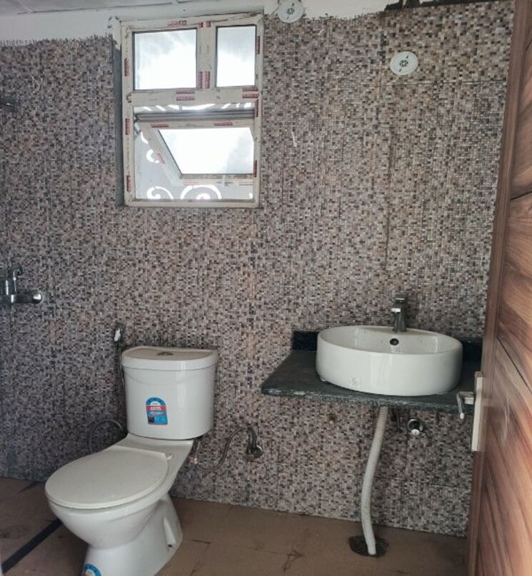 Bathroom, sector 1 greater noida 2.5 Bedroom 1350 Sq.Ft. Apartment In Sector 1 Greater Noida Greater Noida 9786626