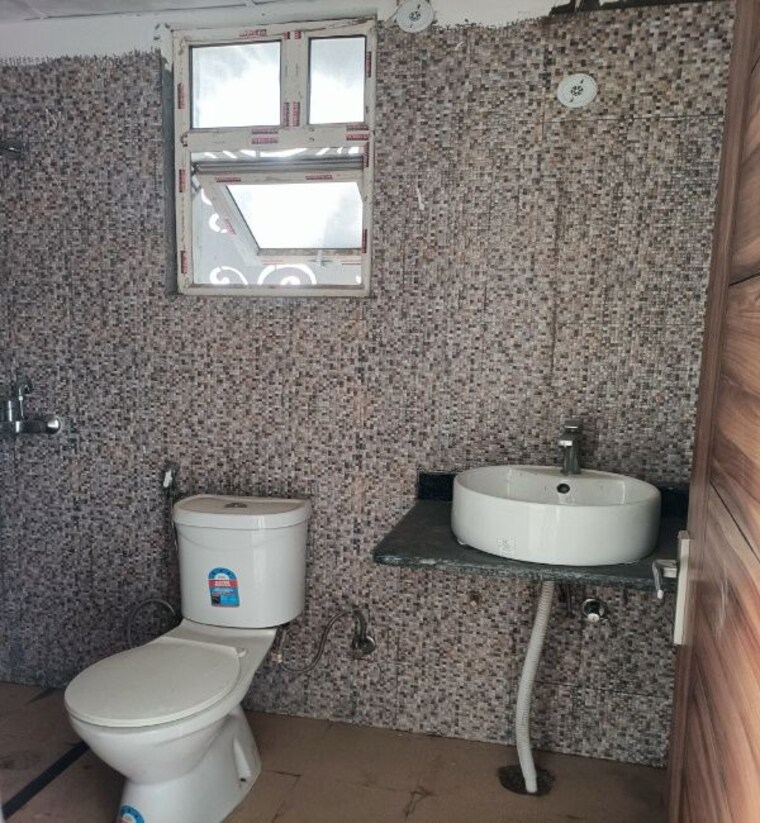 Bathroom, sector 1 greater noida 2.5 Bedroom 1350 Sq.Ft. Apartment In Sector 1 Greater Noida Greater Noida 9786626