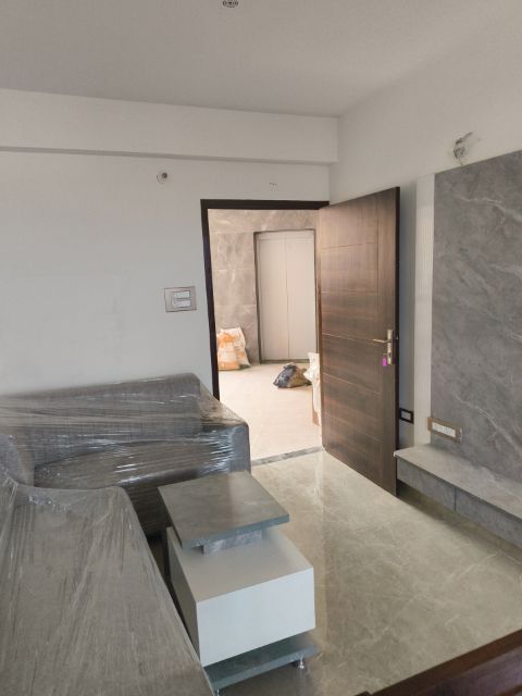 1 BHK + Extra Room Apartment For Rent in Vardhman Empire Estate