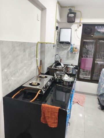 Kitchen in 1.5 BHK Apartment at Vile Parle East – for Rent