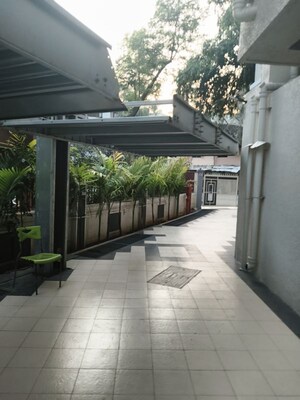 Balcony in 1.5 BHK Apartment at Vile Parle East – for Rent