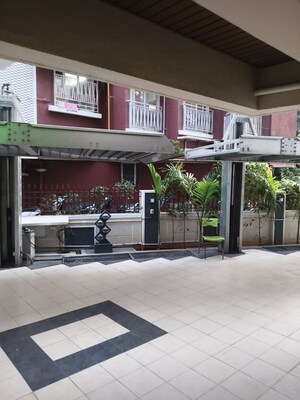 Parking in 1.5 BHK Apartment at Vile Parle East – for Rent