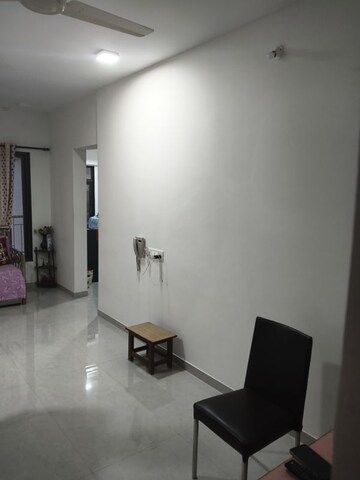 Living Room in 1.5 BHK Apartment at Vile Parle East – for Rent