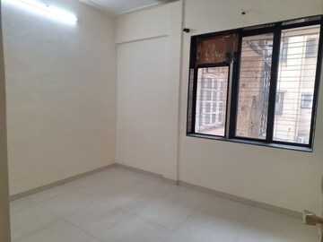 Room in 2 BHK Apartment at Khar West – for Rent