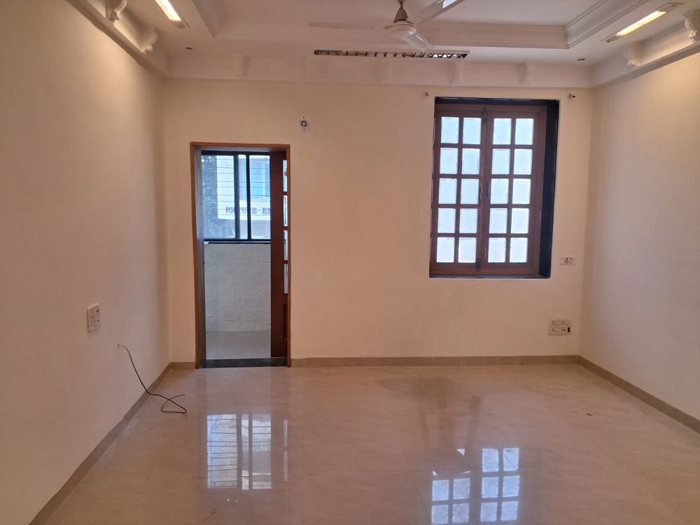 2 BHK + Pooja Room Apartment For Rent in Khar West