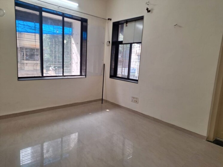 Room, khar west 2 Bedroom 700 Sq.Ft. Apartment In Khar West Mumbai 9786629