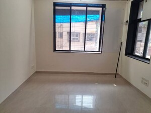 Room in 2 BHK Apartment at Khar West – for Rent