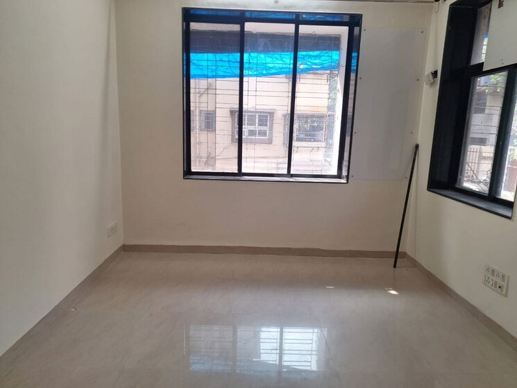 Room, khar west 2 Bedroom 700 Sq.Ft. Apartment In Khar West Mumbai 9786629