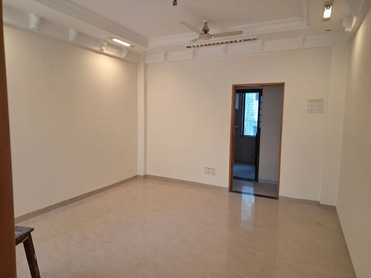 Room, khar west 2 Bedroom 700 Sq.Ft. Apartment In Khar West Mumbai 9786629