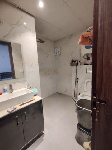 Bathroom in 2 BHK Builder Floor at RWA Apartments Sector 40, Sector 40 – for Rent