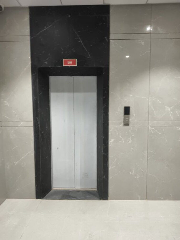 undefined, vile parle west Commercial Office Space 320 Sq.Ft. In Vile Parle West Mumbai 9786710