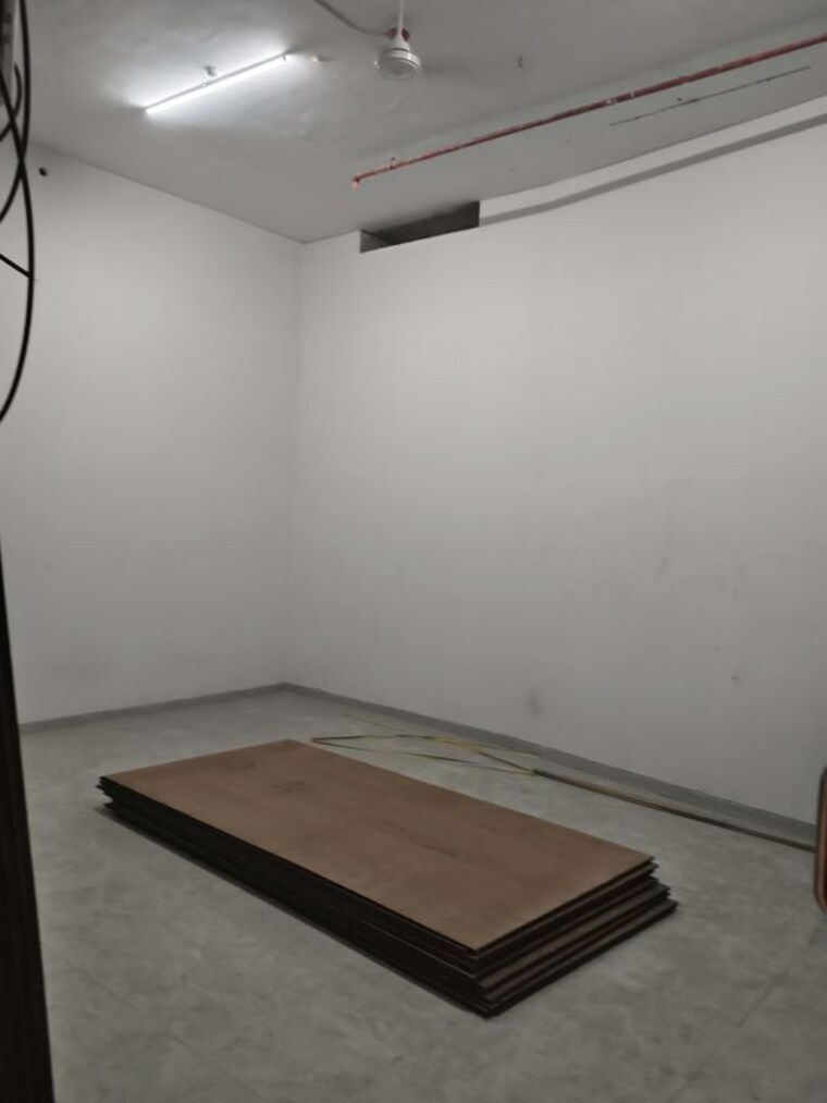 Team Area, vile parle west Commercial Office Space 320 Sq.Ft. In Vile Parle West Mumbai 9786710