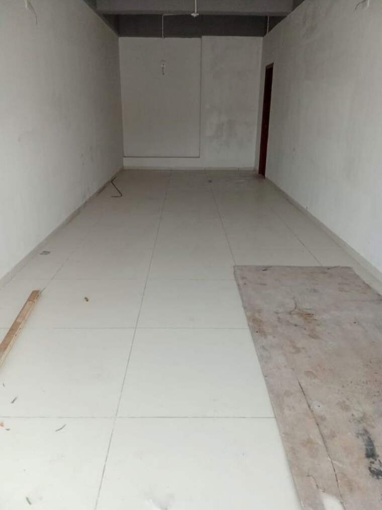 Room, deep-indraprasth-saptak Commercial Shop 750 Sq.Ft. In Naranpura Ahmedabad 9786792