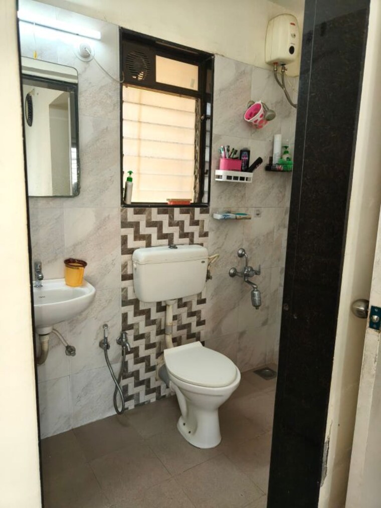 Bathroom, prestige-siesta 4 Bedroom 3000 Sq.Ft. Apartment In Mulund West Mumbai 9786798