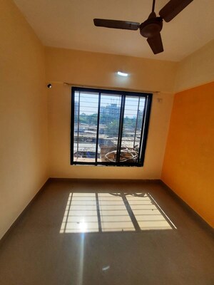 Room in 2 BHK Apartment at Classic Enclave, Santacruz East – for Rent