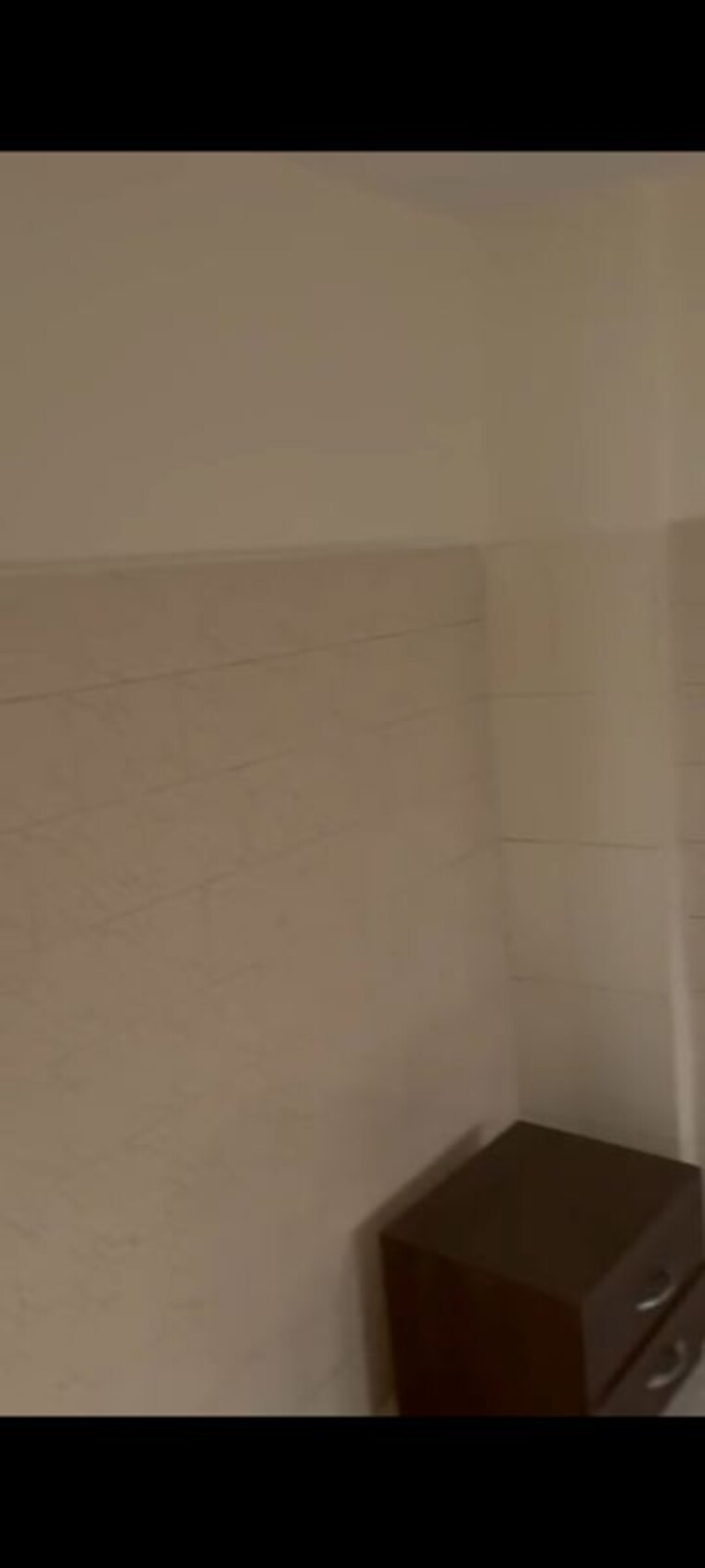 Room, vile parle east 1.5 Bedroom 600 Sq.Ft. Apartment In Vile Parle East Mumbai 9786851