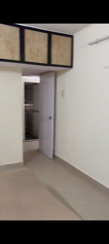 Room in 1.5 BHK Apartment at Vile Parle East – for Rent