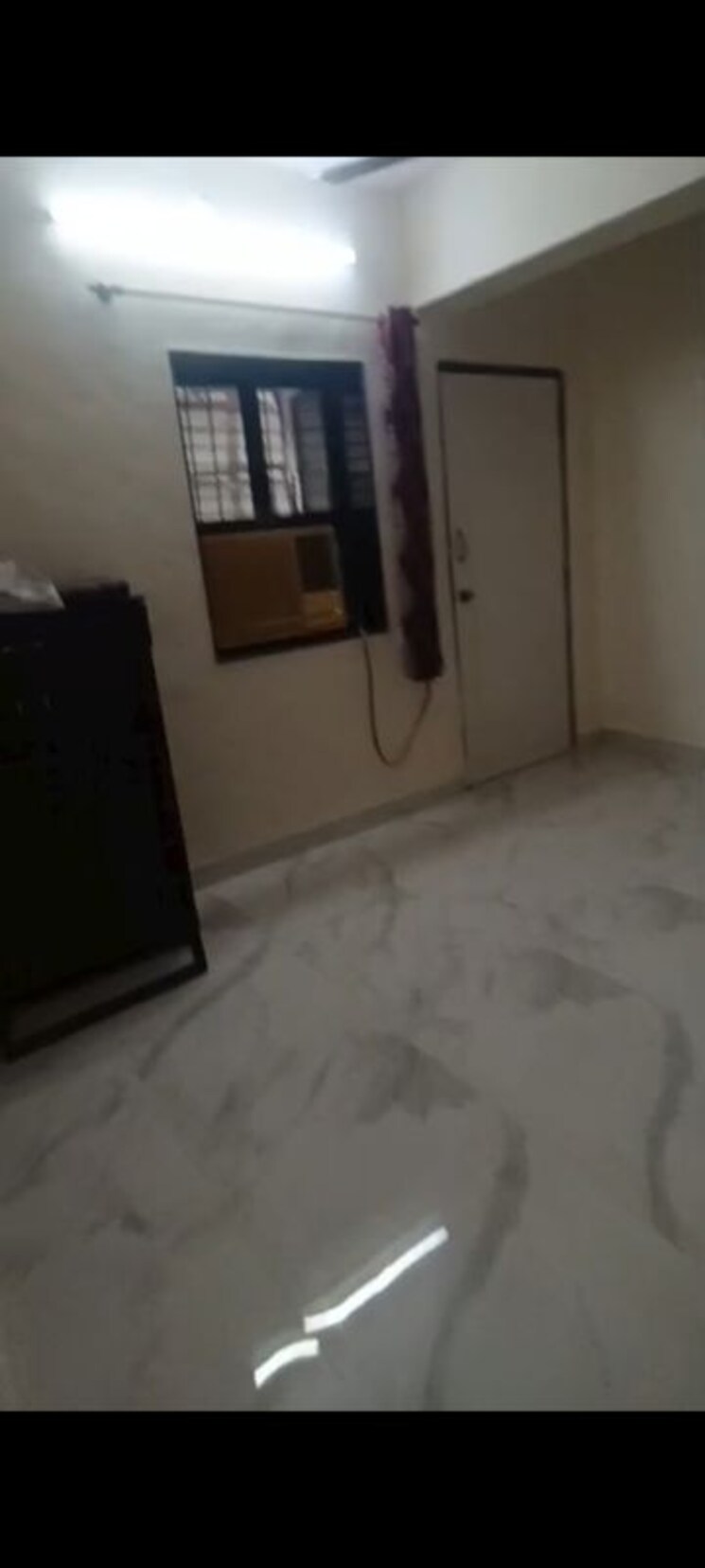 Room, vile parle east 1 Bedroom 500 Sq.Ft. Apartment In Vile Parle East Mumbai 9786980