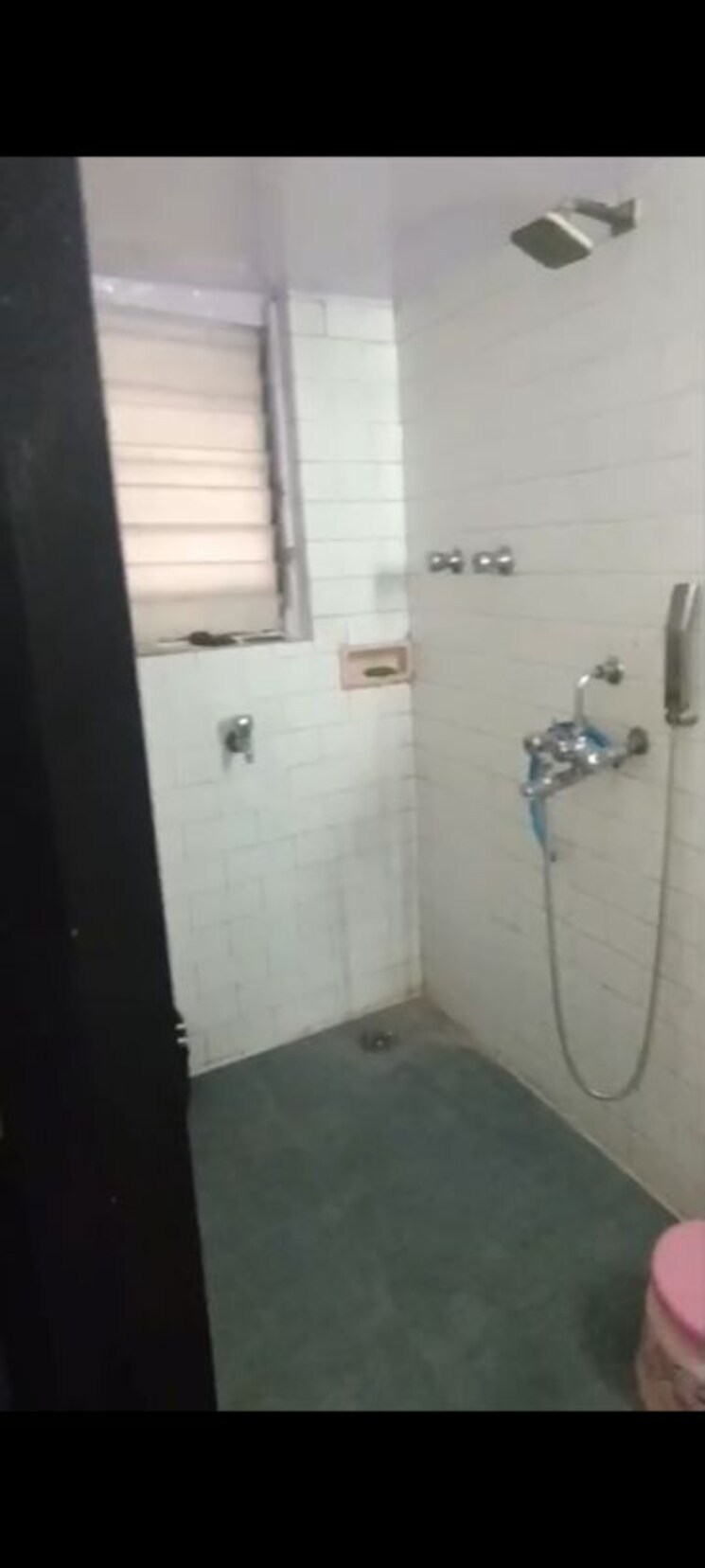 Bathroom, vile parle east 1 Bedroom 500 Sq.Ft. Apartment In Vile Parle East Mumbai 9786980