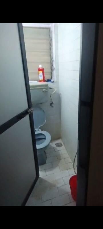 Furnished Amenities in 1 BHK Apartment at Vile Parle East – for Rent