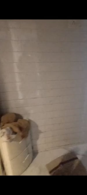 Bathroom in 1 BHK Apartment at Vile Parle East – for Rent