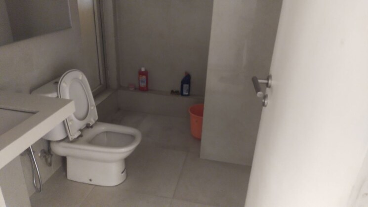 Bathroom, hiranandani-highland 2 Bedroom 761 Sq.Ft. Apartment In Powai Mumbai 9787004