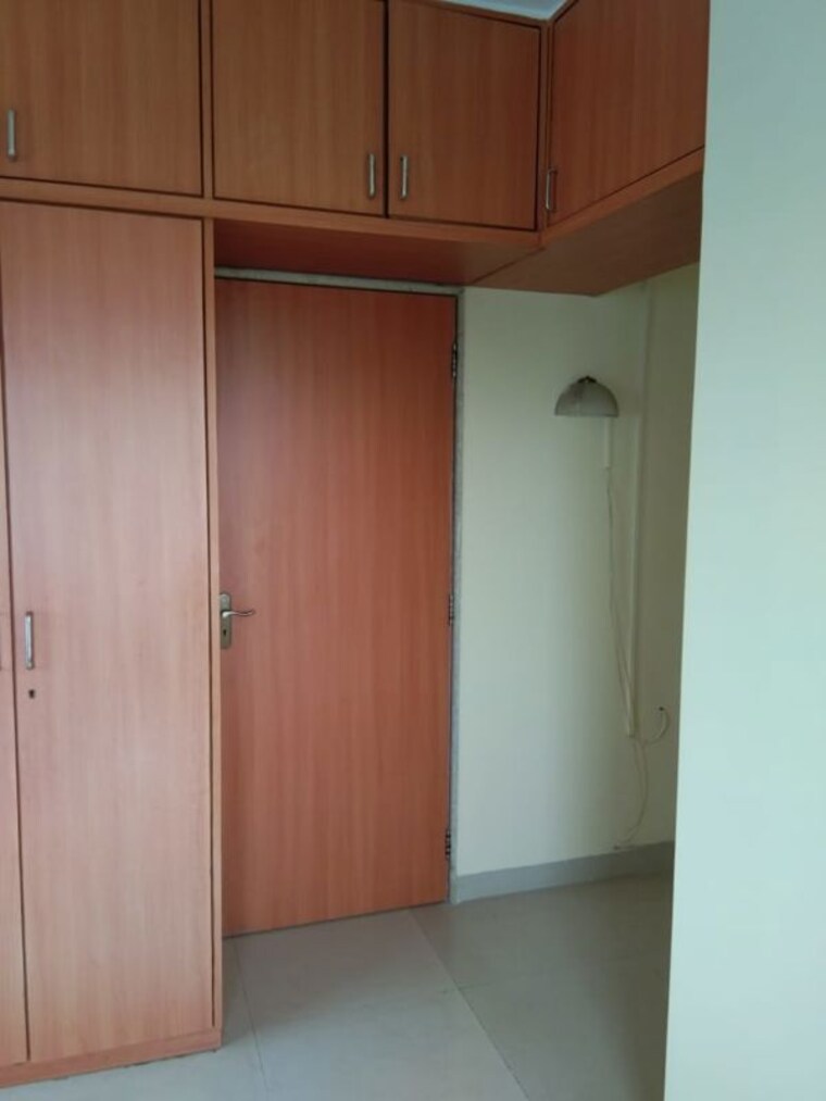 Room, dadar west 1 Bedroom 300 Sq.Ft. Apartment In Dadar West Mumbai 9787041