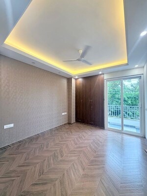 Room in 3 BHK Builder Floor at Housing Board Colony Sector 51, Sector 51 – for Rent