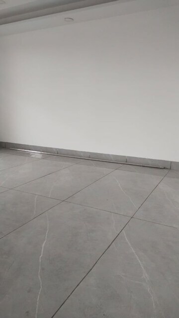 Room in 3 BHK Builder Floor at Housing Board Colony Sector 51, Sector 51 – for Rent