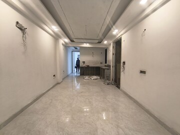 Parking in 3 BHK Builder Floor at Chattarpur – for Sale