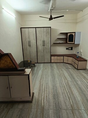 Bedroom in 1 BHK Apartment at Khar West – for Rent