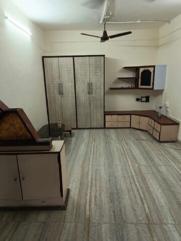 Bedroom in 1 BHK Apartment at Khar West – for Rent