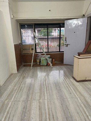 1 BHK Apartment For Rent in Khar West