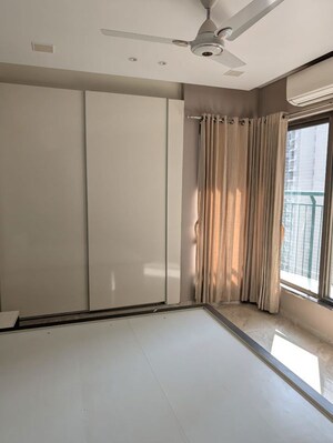 Room in 3 BHK Apartment at Neelkanth Greens, Manpada – for Rent