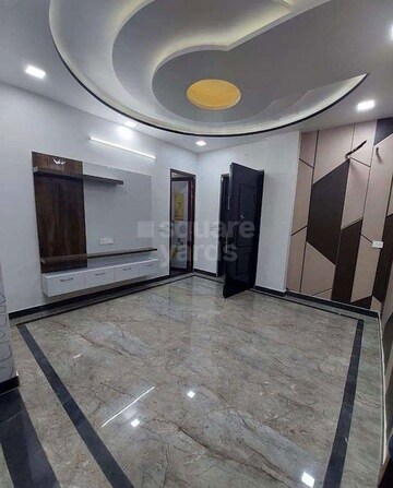 Room in 2 BHK Apartment at Sector 5 Wave City – for Rent