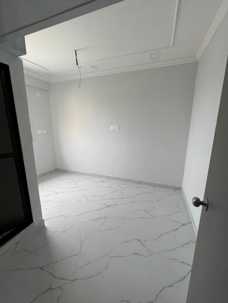 Room, khar west 1 Bedroom 500 Sq.Ft. Apartment In Khar West Mumbai 9787185