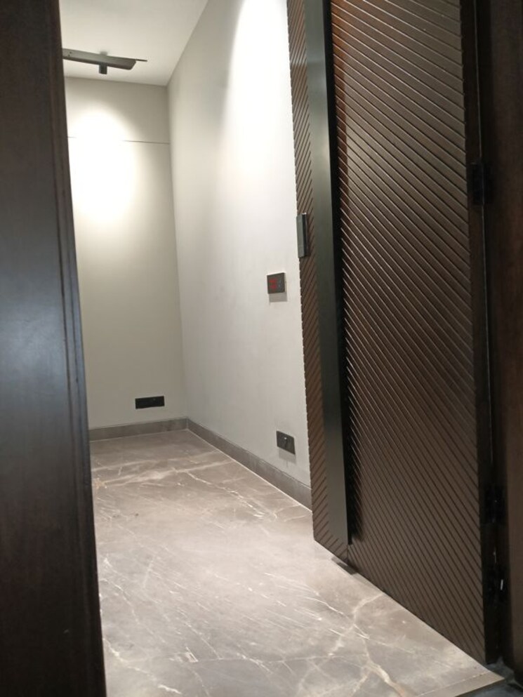 Bathroom, greater kailash i 3 Bedroom 2000 Sq.Ft. Builder Floor In Greater Kailash I Delhi 9787199