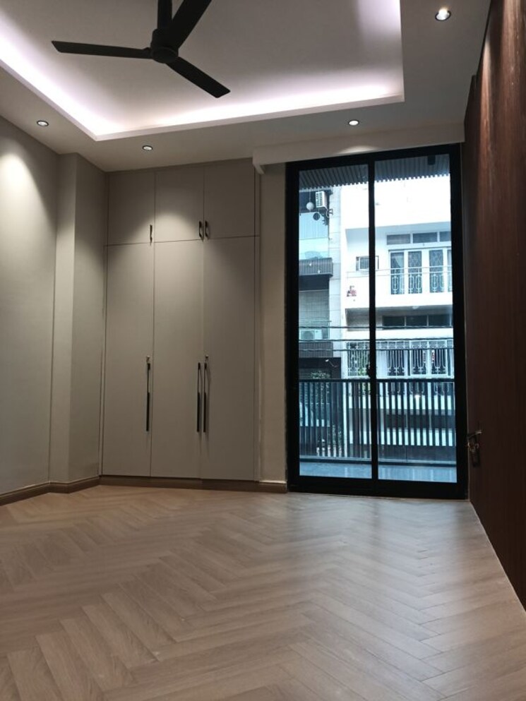 Room, greater kailash i 3 Bedroom 2000 Sq.Ft. Builder Floor In Greater Kailash I Delhi 9787199