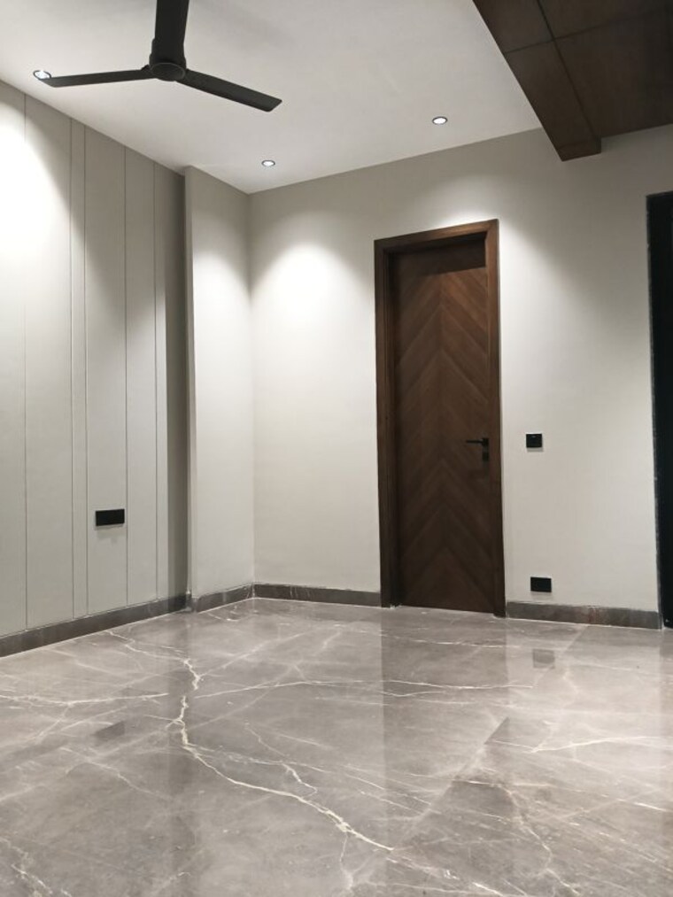 Room, greater kailash i 3 Bedroom 2000 Sq.Ft. Builder Floor In Greater Kailash I Delhi 9787199