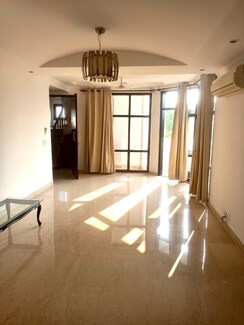 4 BHK + Servant Room Builder Floor For Rent in Defence Colony