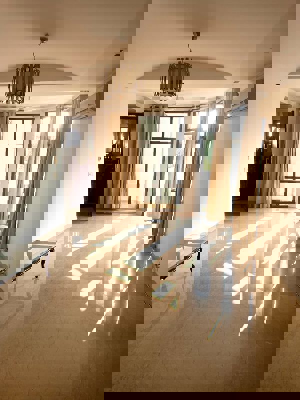 4 BHK + Servant Room Builder Floor For Rent in Defence Colony