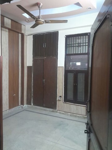 Building Lobby in 3 BHK Builder Floor at Aman Plaza, Shakti Khand iv – for Rent