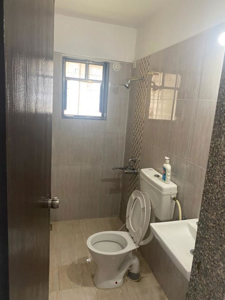 Bathroom, kumar-shantiniketan-phase-1 2 Bedroom 726 Sq.Ft. Apartment In Pashan Pune 9787263
