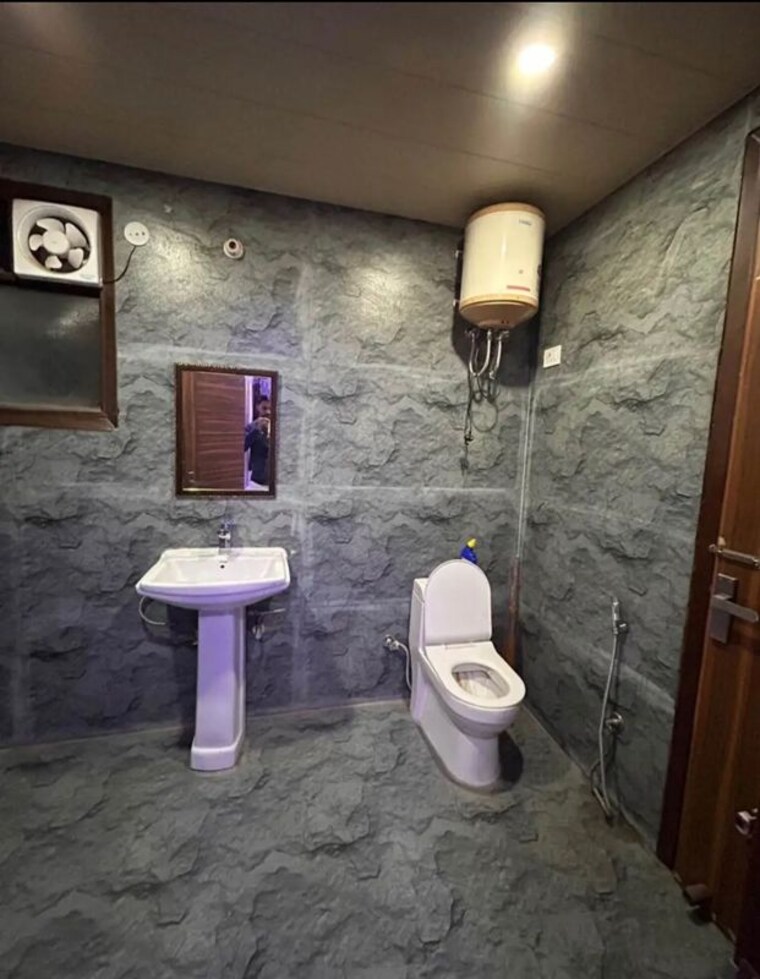 Bathroom, gomti nagar 2 Bedroom 1200 Sq.Ft. Independent House In Gomti Nagar Lucknow 9787225
