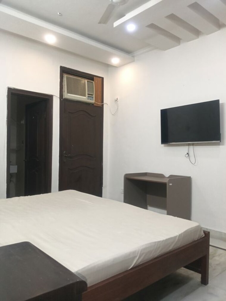 Bedroom, east of kailash 2 Bedroom 1300 Sq.Ft. Builder Floor In East Of Kailash Delhi 9787269