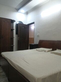 2 BHK + Extra Room Builder Floor For Rent in East Of Kailash
