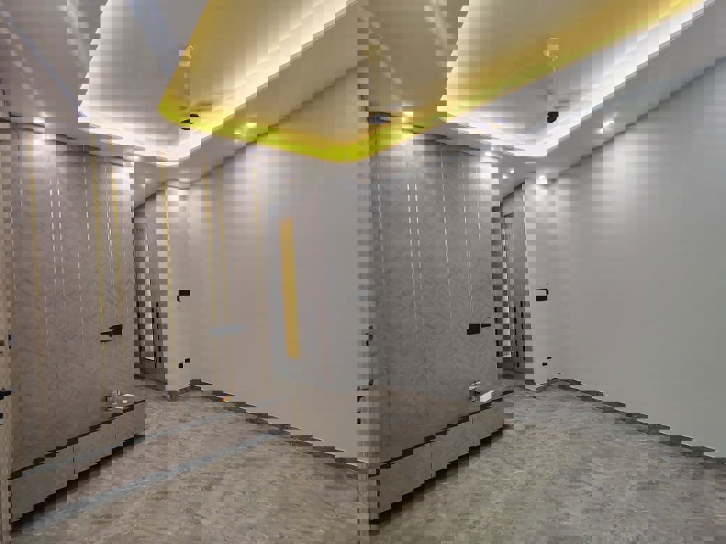 3 BHK + Study Room 1702 Sq.Ft. Apartment in DLF Regal Gardens