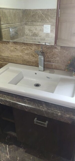 Bathroom in 3 BHK Builder Floor at Safdarjung Enclave – for Rent