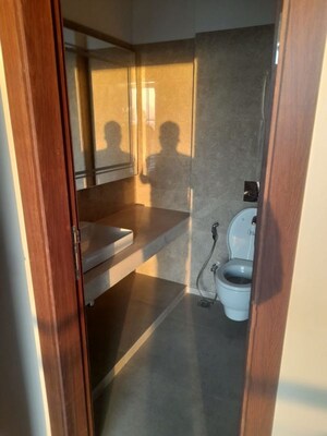 Furnished Amenities in 3.5 BHK Apartment at M3M Latitude, Sector 65 – for Sale