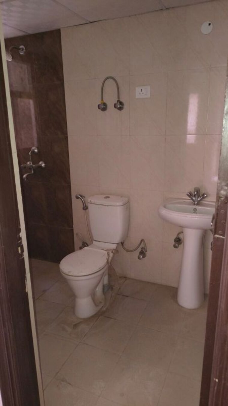 Bathroom, victoryone-amara 2 Bedroom 1210 Sq.Ft. Apartment In Sector 16 Greater Noida Greater Noida 9787289